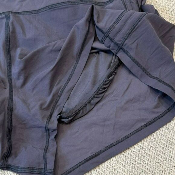 Lululemon Cinch and Stretch Shorts Size 8 Gray Lined 2.5" Inseam Rare - Picture 5 of 8